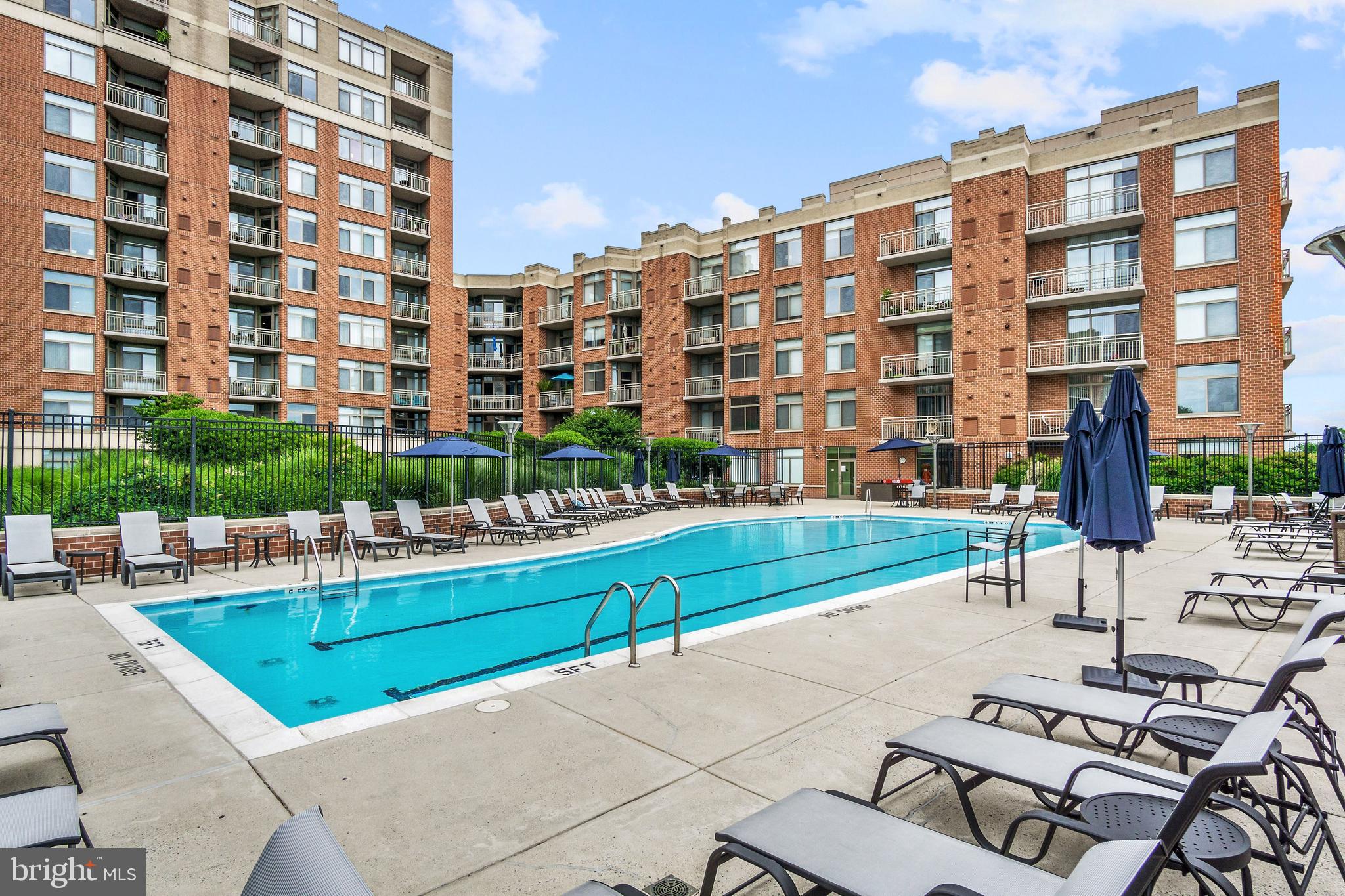 3650 South Glebe Road, Unit 542 Arlington, VA 22202 - Photo 32 of 36 Outdoor Swimming Pool