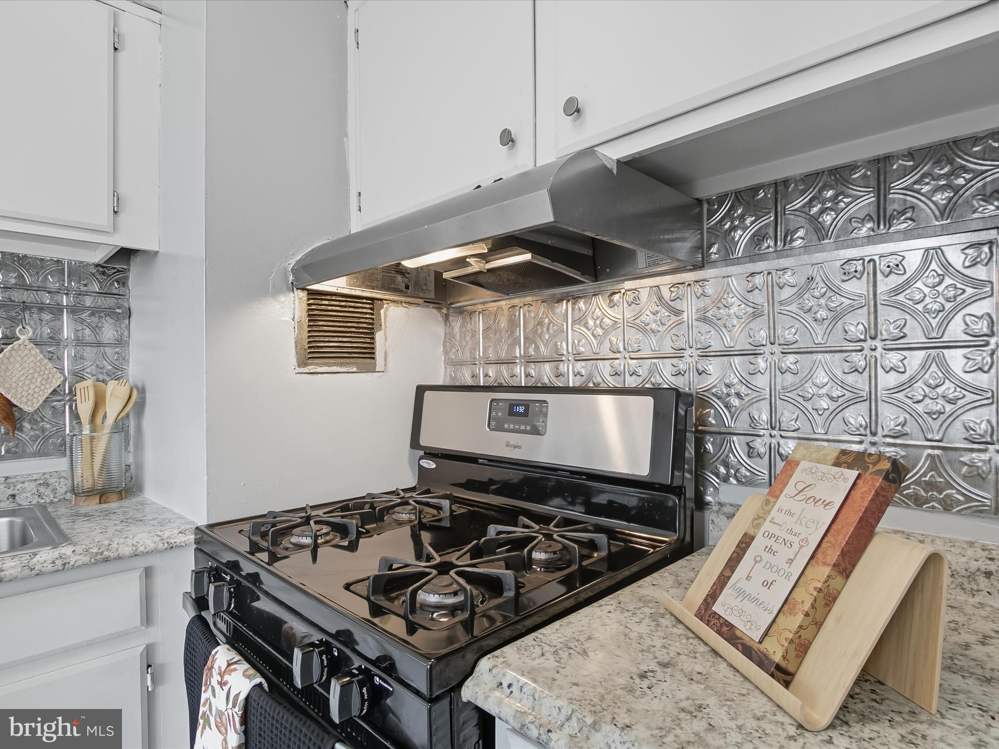 1828 Metzerott Road, Unit 408 Adelphi, MD 20783 - Photo 14 of 26 Kitchen
