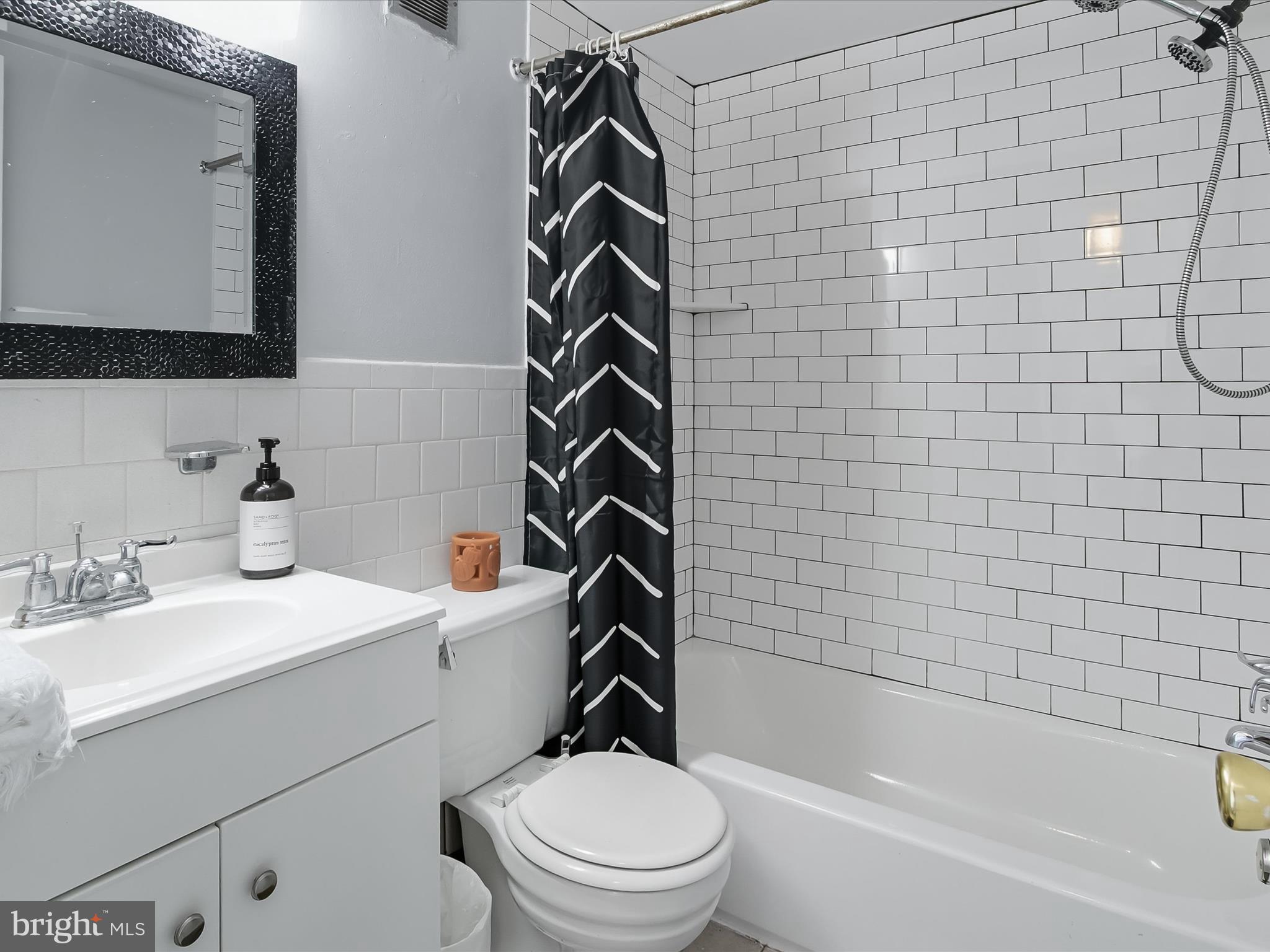 1828 Metzerott Road, Unit 408 Adelphi, MD 20783 - Photo 22 of 26 Bathroom