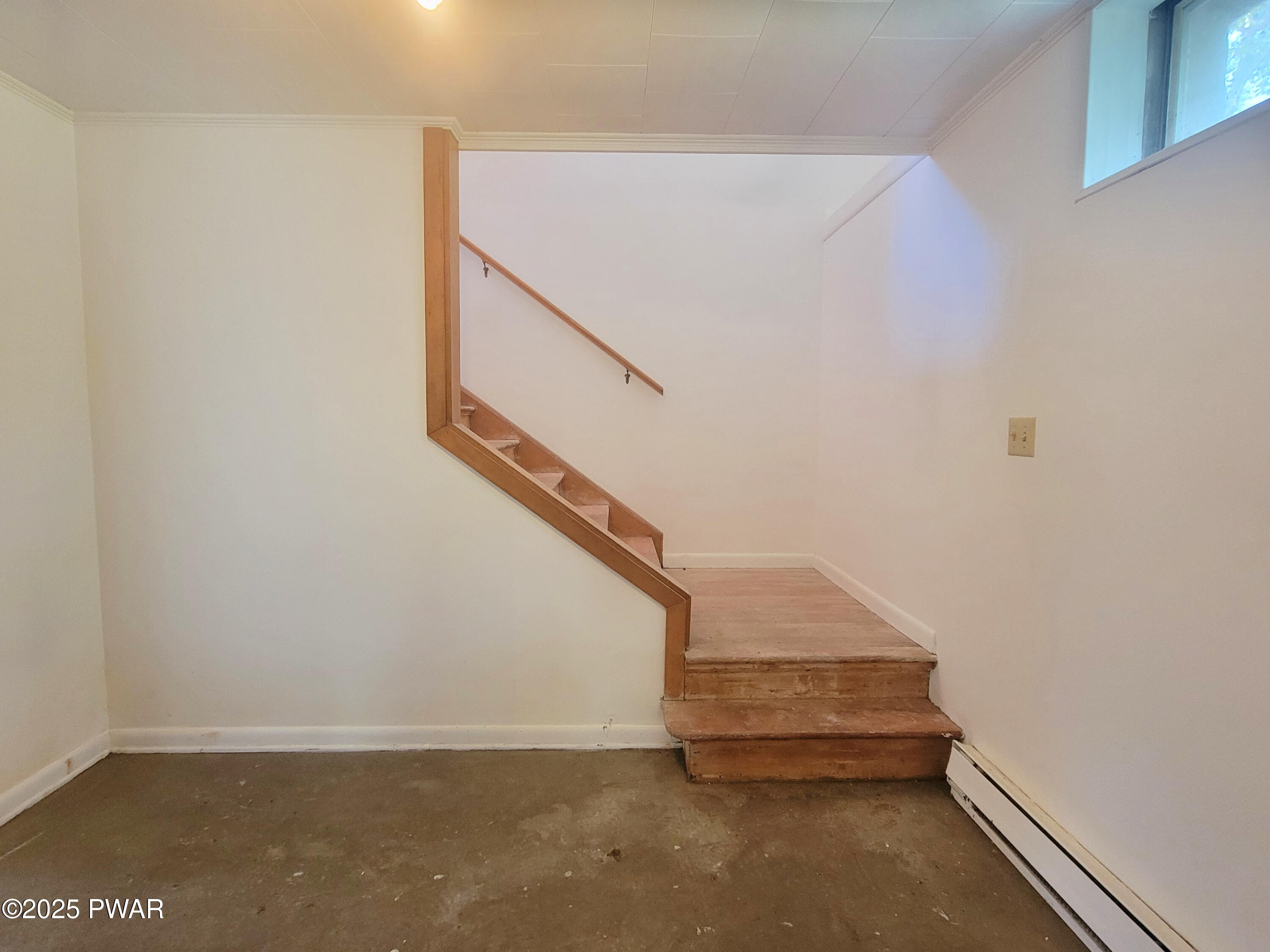 69 Como Road Lakewood, PA 18439 - Photo 20 of 26 Lower Level Entryway