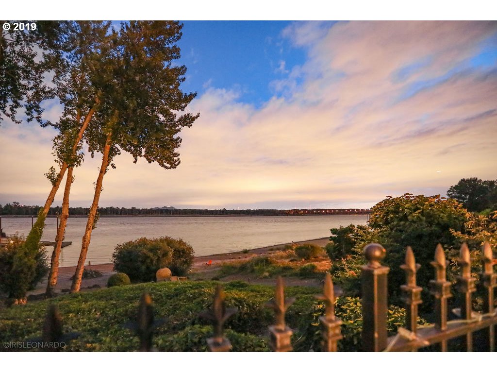 14657 Southeast Rivershore Drive Vancouver, WA 98683 - Photo 3 of 30