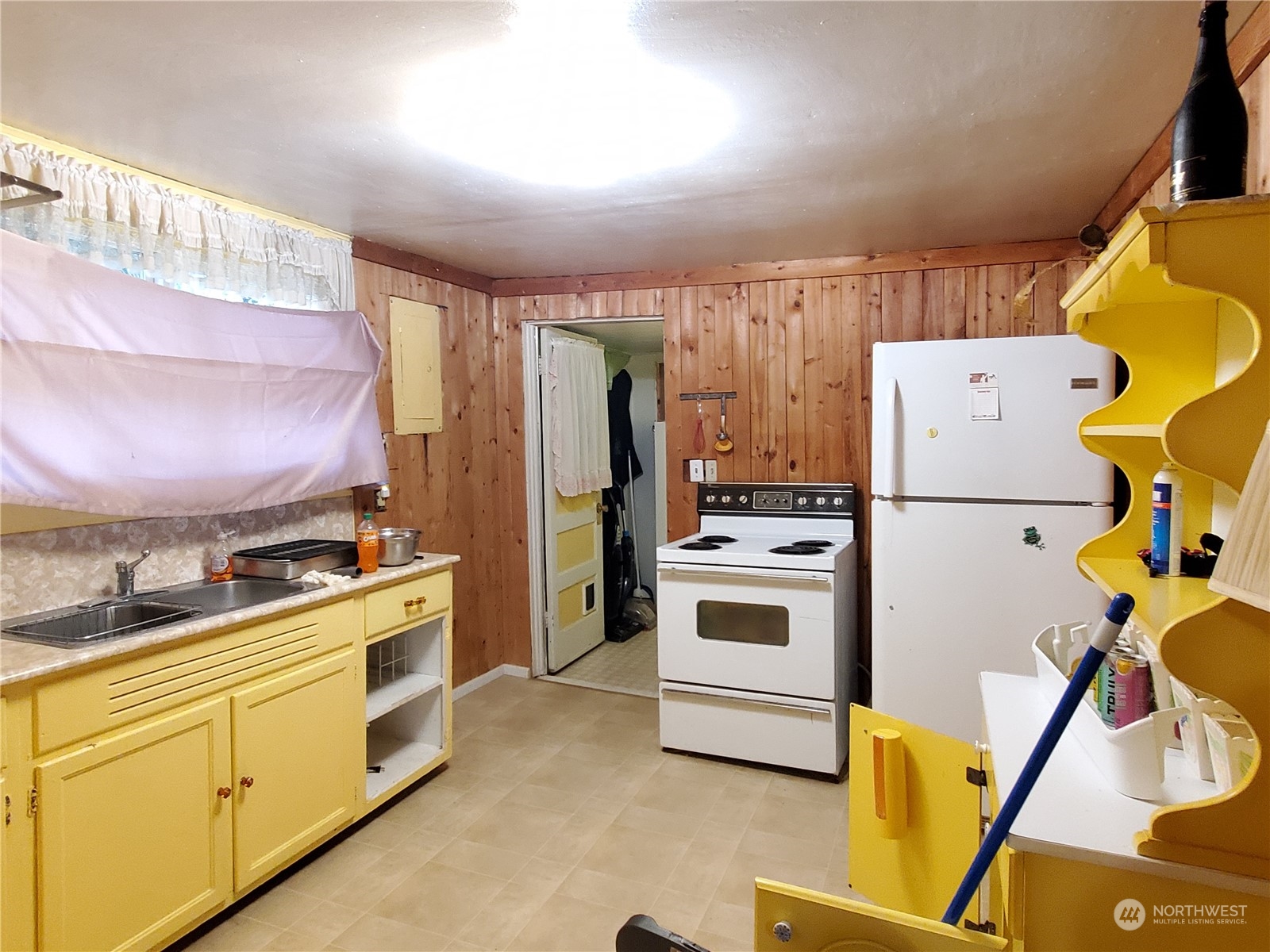 23084 Franklin Road Mount Vernon, WA 98273 - Photo 7 of 17 Gallery Image 7