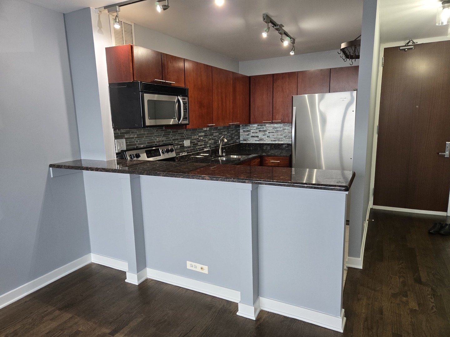 655 West Irving Park Road, Unit 5207 Chicago, IL 60613 - Photo 2 of 20