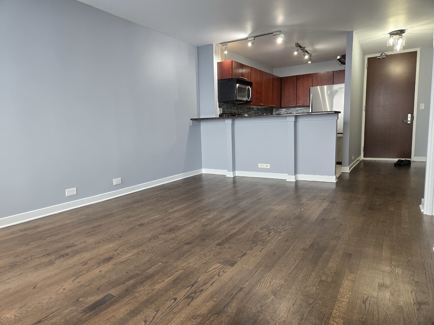 655 West Irving Park Road, Unit 5207 Chicago, IL 60613 - Photo 4 of 20
