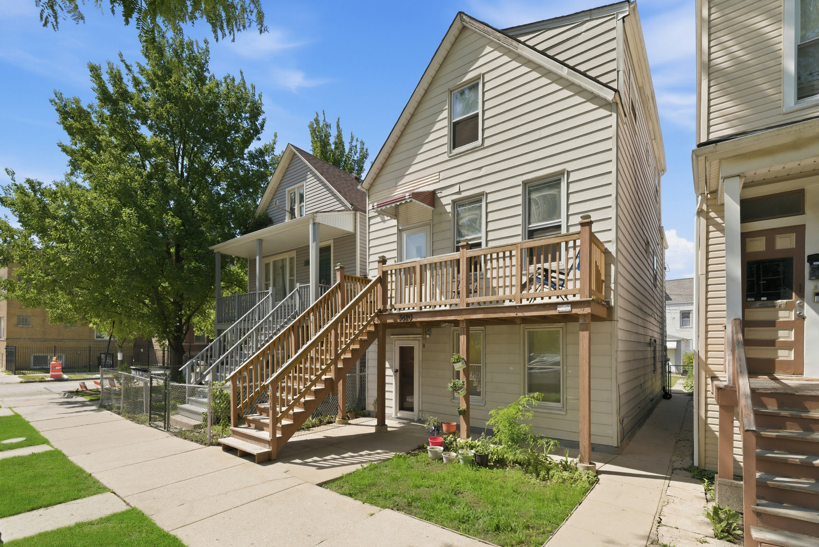 3820 West George Street Chicago, IL 60618 - Photo 3 of 36