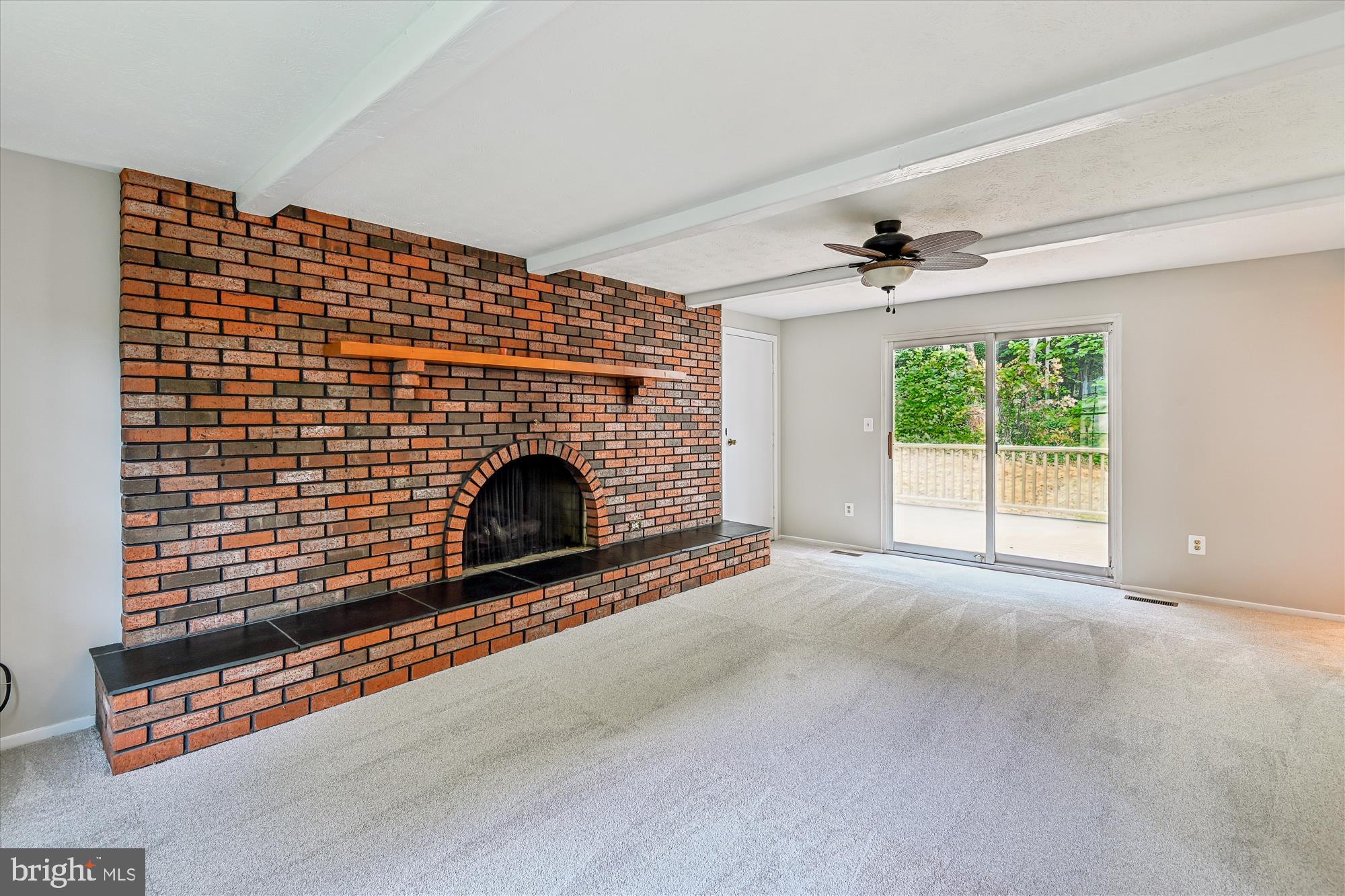 478 Bay Green Drive Arnold, MD 21012 - Photo 11 of 42 a view of livingroom with fireplace
