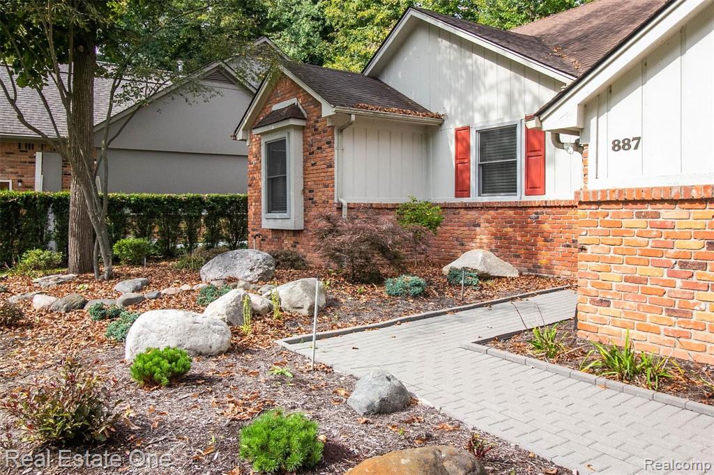 887 Woodridge Court Rochester, MI 48307 - Photo 9 of 39