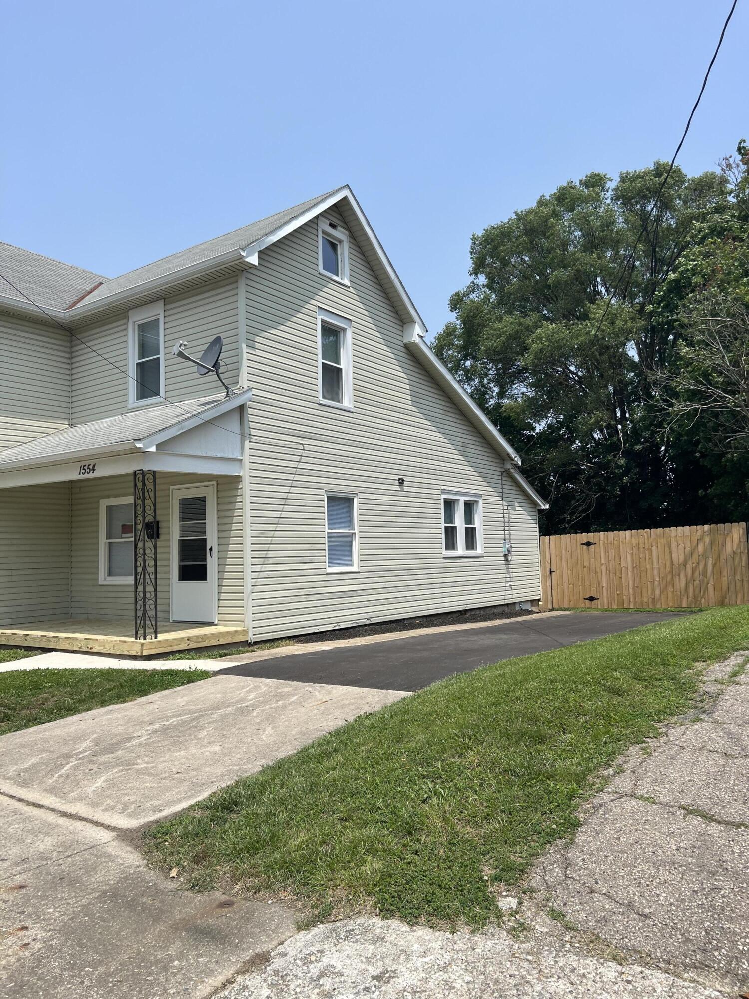 1554 Kenton Street Springfield, OH 45505 - Photo 4 of 33