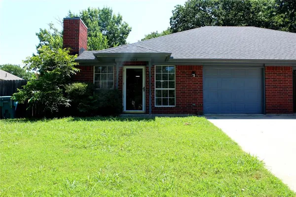 $1,650 | 1803 Park Place, Sherman, TX 75092