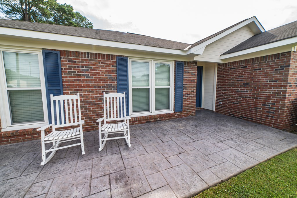 7682 Lloyd Road Columbus, GA 31909 - Photo 2 of 41 Front patio