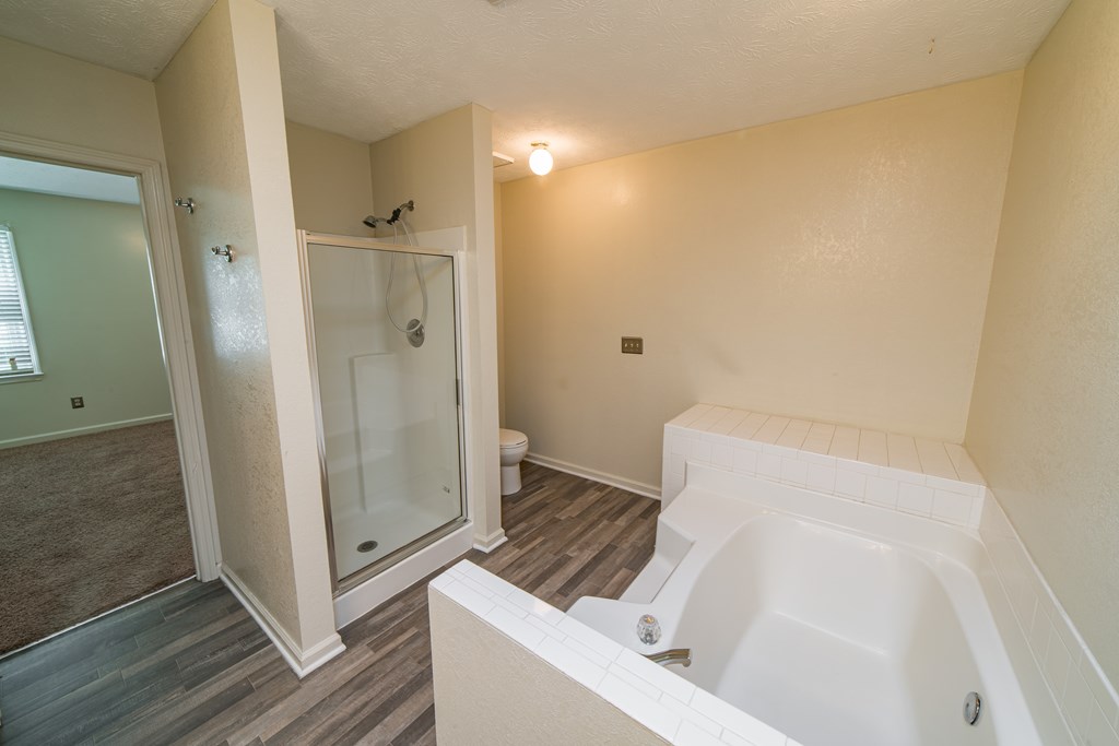 7682 Lloyd Road Columbus, GA 31909 - Photo 21 of 41 Separate shower/tub