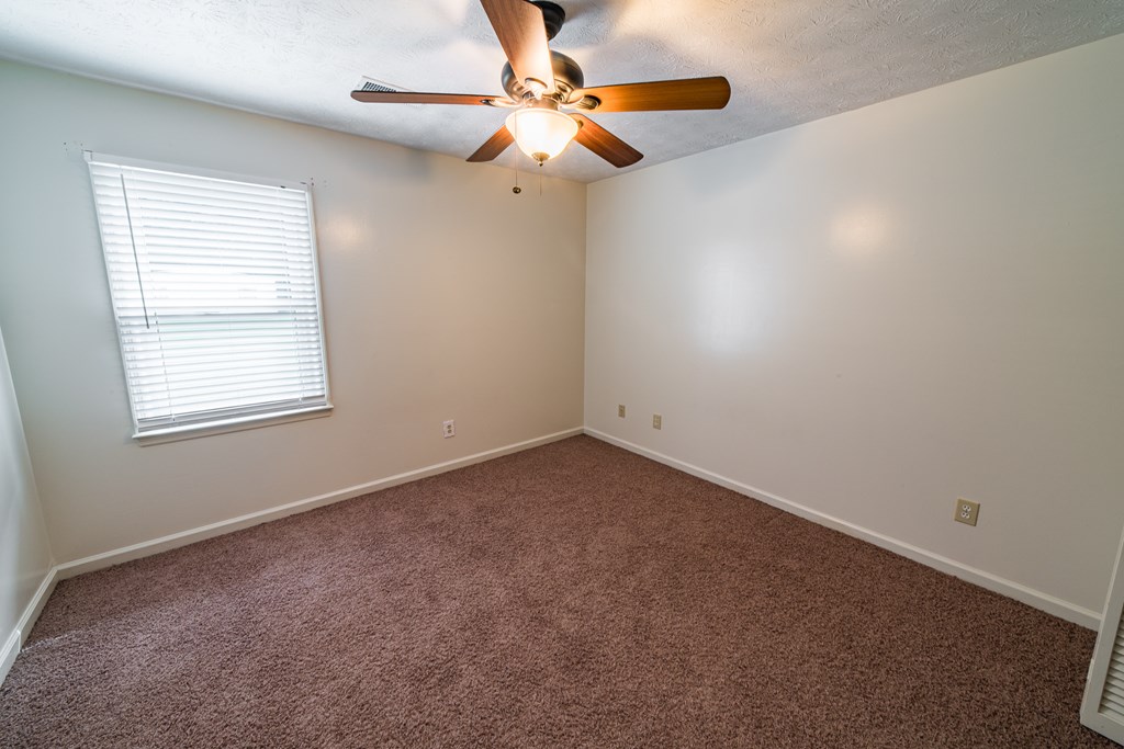 7682 Lloyd Road Columbus, GA 31909 - Photo 28 of 41 Ceiling fan