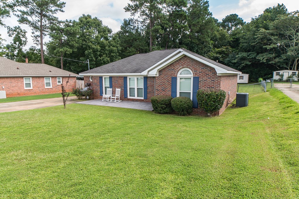 7682 Lloyd Road Columbus, GA 31909 - Photo 40 of 41 Brick front & side exterior