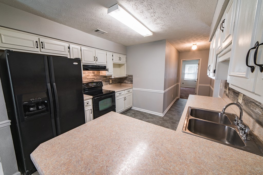 7682 Lloyd Road Columbus, GA 31909 - Photo 8 of 41 Kitchen
