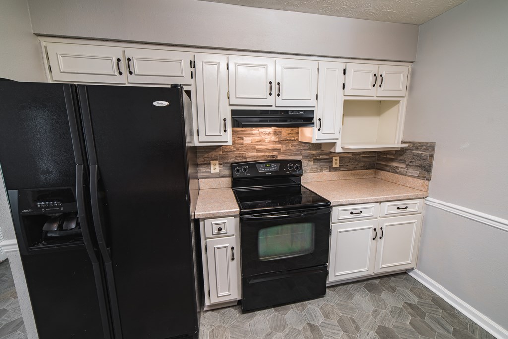 7682 Lloyd Road Columbus, GA 31909 - Photo 10 of 41 Black appliances