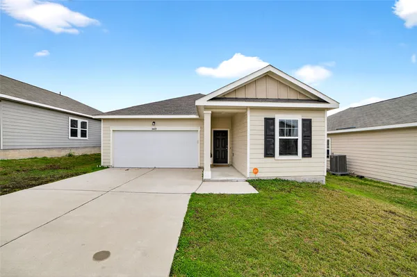 $1,925 | 14413 Shooter McGavin Drive, Manor, TX 78653