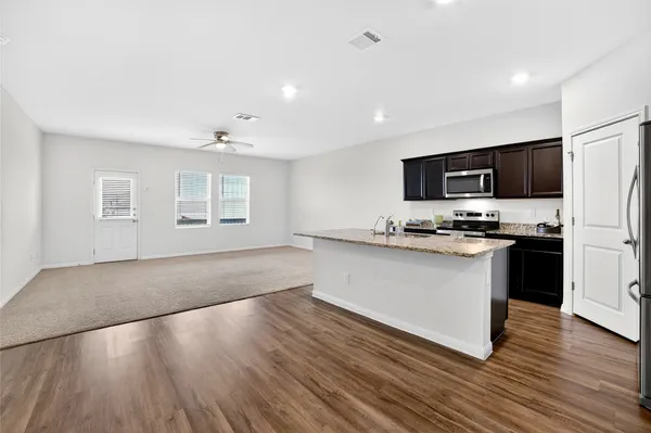 $1,925 | 14413 Shooter McGavin Drive, Manor, TX 78653