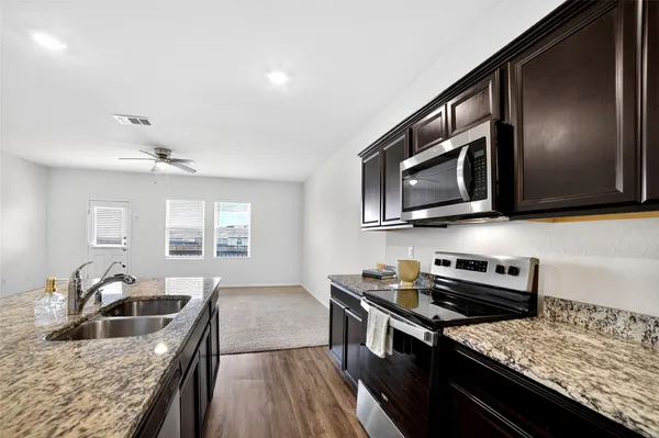 $1,925 | 14413 Shooter McGavin Drive, Manor, TX 78653