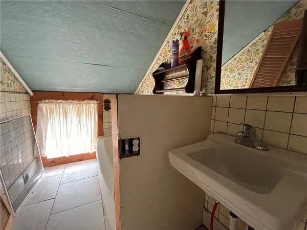 $89,900 | 6050 Lake Street, Wolcott, NY 14590