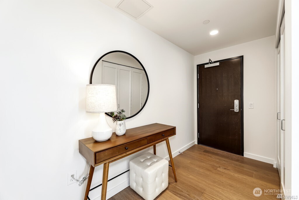450 South Main Street, Unit 809 Seattle, WA 98104 - Photo 17 of 34 Gallery Image 17