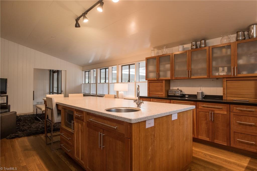 402 Shadow Valley Road High Point, NC 27262 - Photo 12 of 29 Gallery Image 12