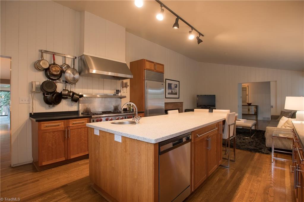 402 Shadow Valley Road High Point, NC 27262 - Photo 14 of 29 Gallery Image 14