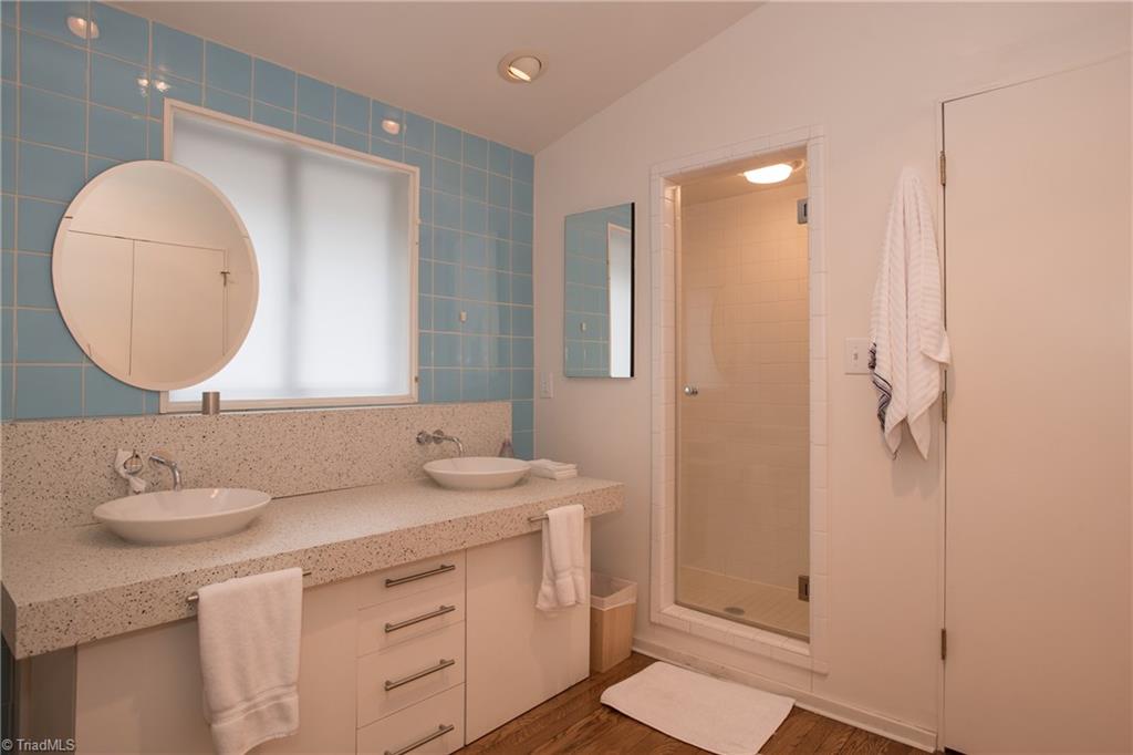 402 Shadow Valley Road High Point, NC 27262 - Photo 19 of 29 Gallery Image 19