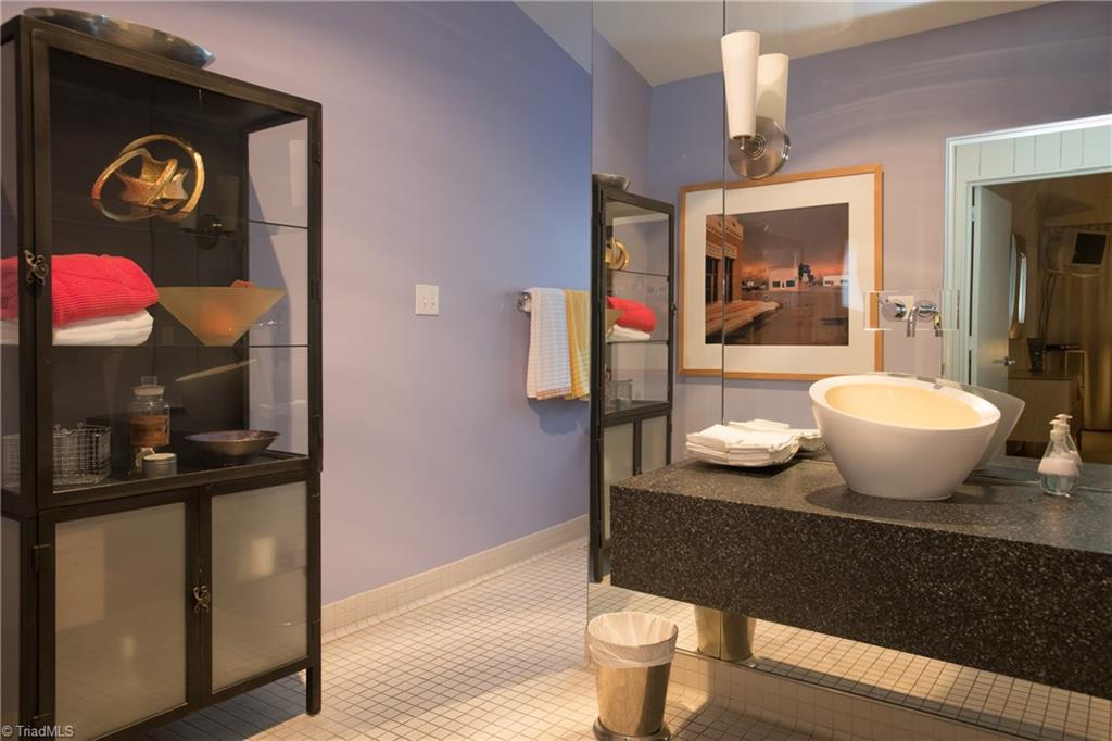 402 Shadow Valley Road High Point, NC 27262 - Photo 21 of 29 Gallery Image 21