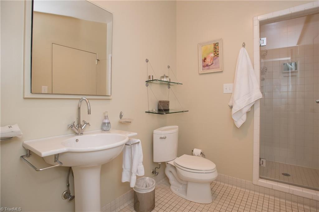 402 Shadow Valley Road High Point, NC 27262 - Photo 26 of 29 Gallery Image 26
