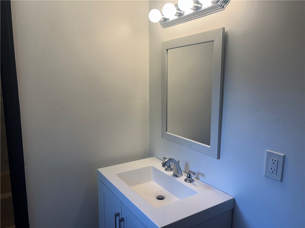 115 Nepaug Road, Unit 10 Narragansett, RI 02882 - Photo 4 of 6
