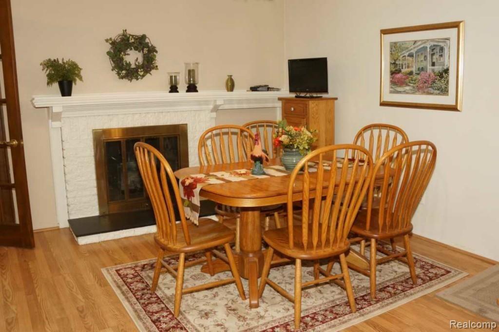 13620 Lenmoore Road Belleville, MI 48111 - Photo 17 of 38 Dining Area