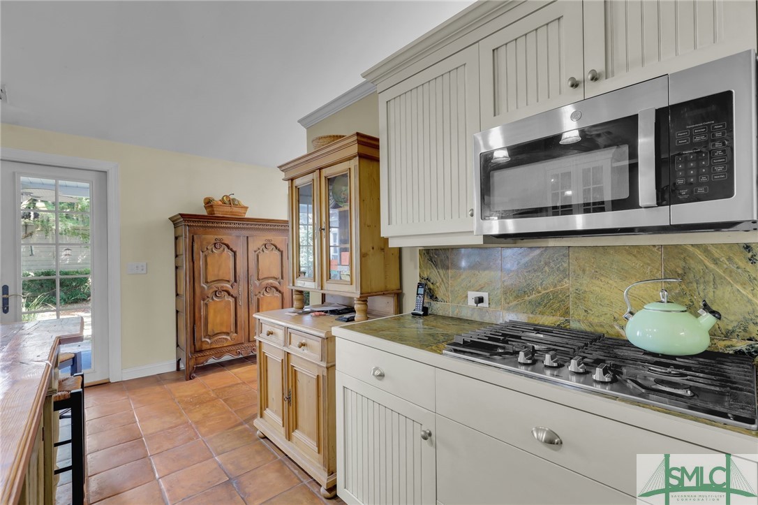 9 Dr Louis Way Savannah, GA 31411 - Photo 15 of 45