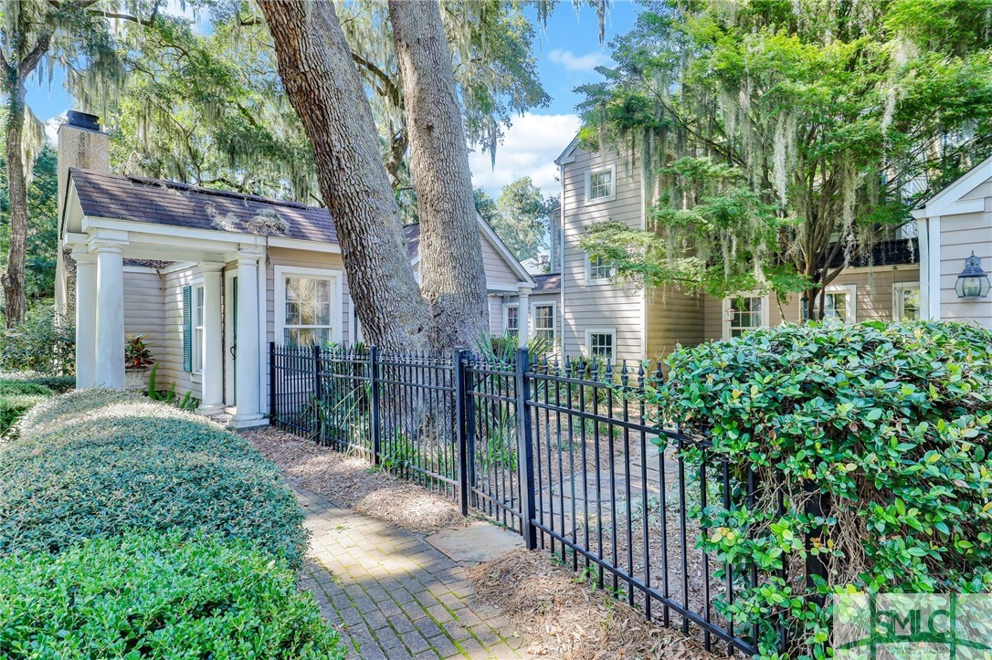 9 Dr Louis Way Savannah, GA 31411 - Photo 2 of 45