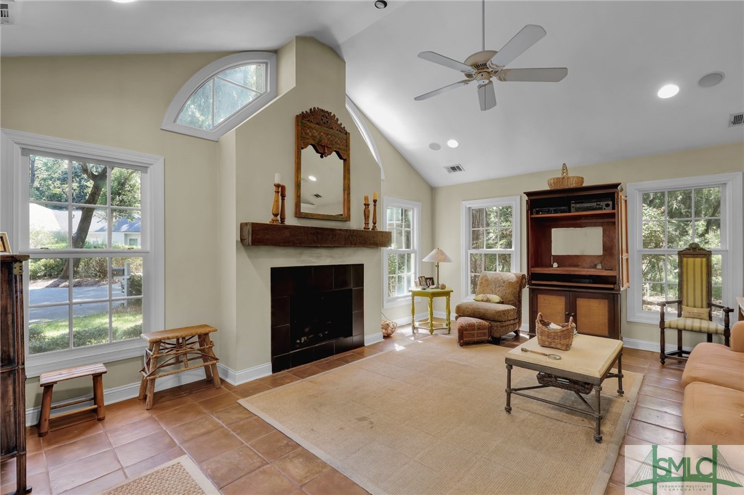 9 Dr Louis Way Savannah, GA 31411 - Photo 4 of 45