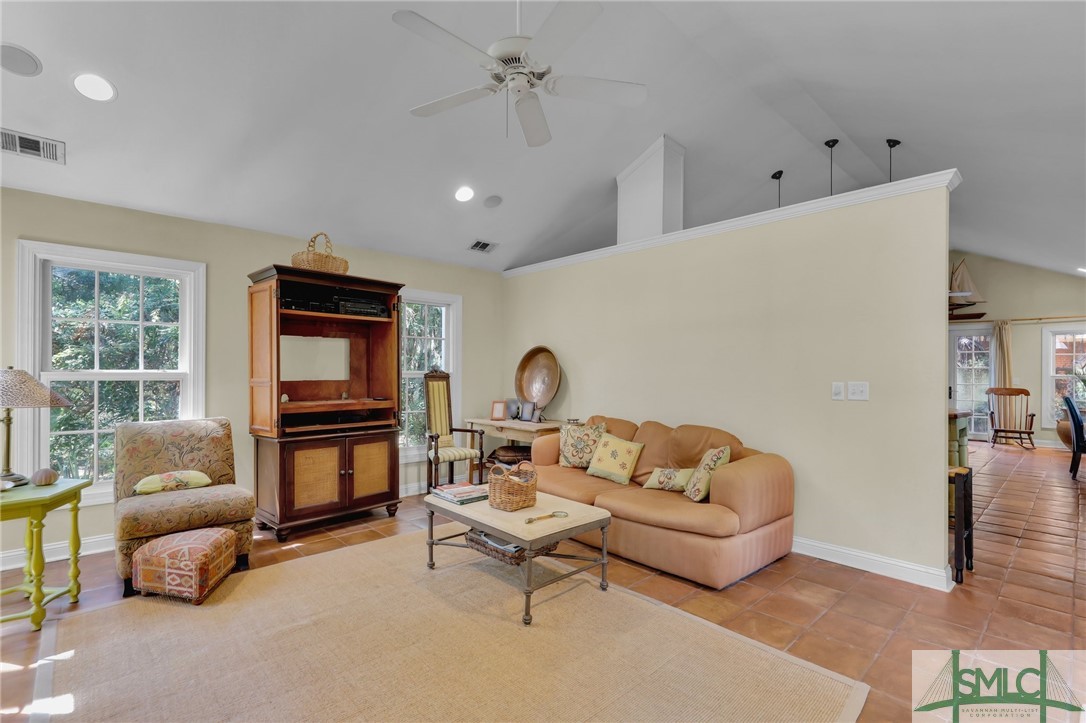 9 Dr Louis Way Savannah, GA 31411 - Photo 7 of 45