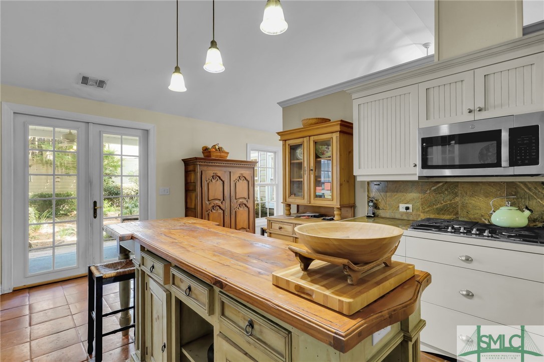 9 Dr Louis Way Savannah, GA 31411 - Photo 10 of 45