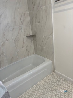 18 Buttonball Road Old Lyme, CT 06371 - Photo 17 of 20 a bathroom with a bathtub