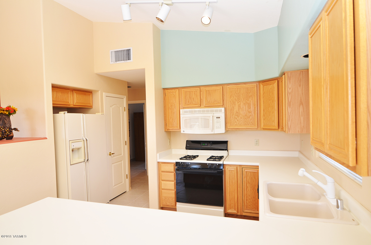 285 Ajax Peak Road Oro Valley, AZ 85737 - Photo 8 of 21 Gallery Image 8