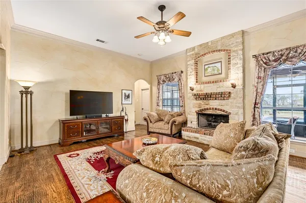 $564,900 | 10044 Dennehy Drive, Talty, TX 75126