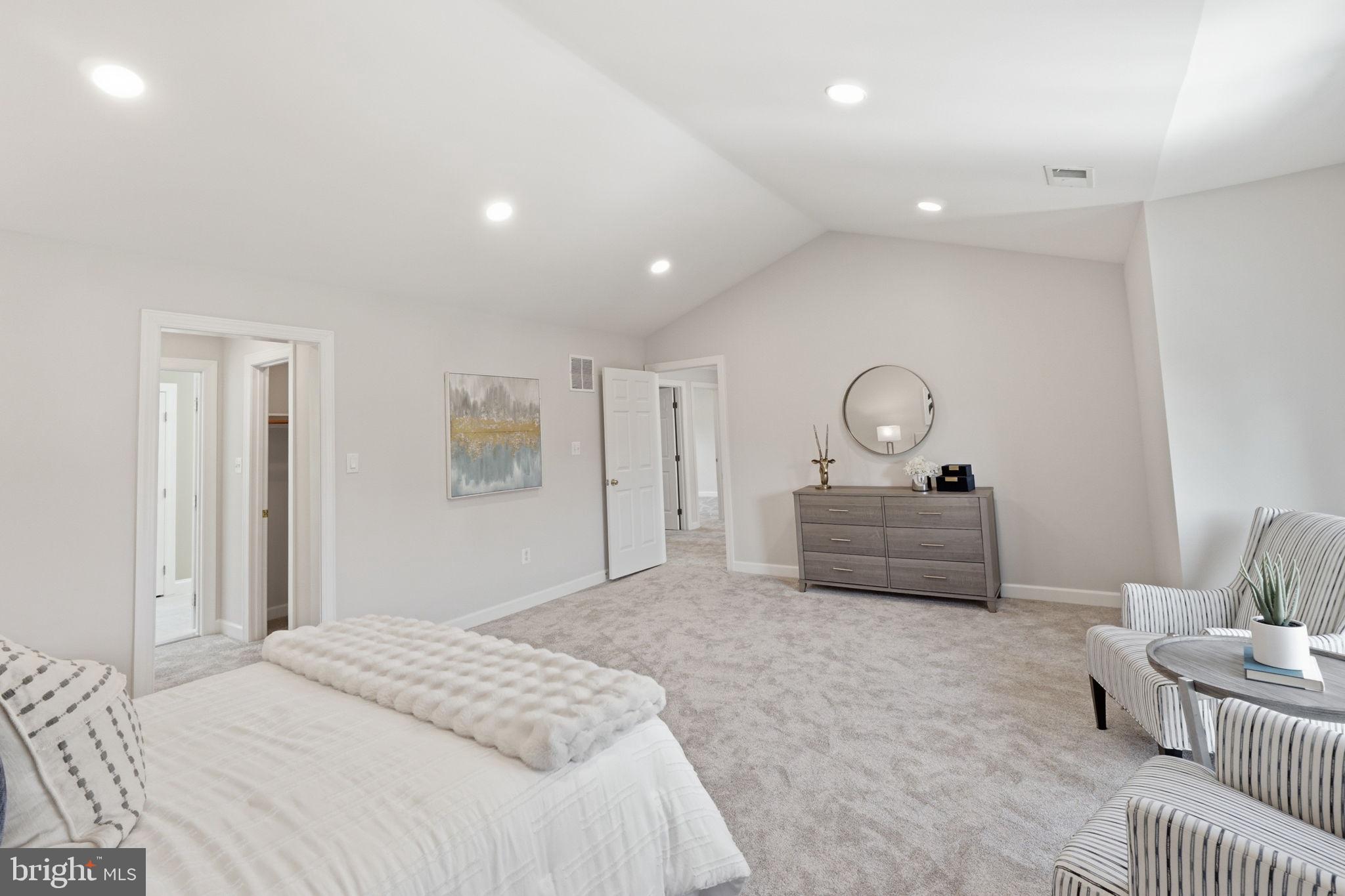 10816 Maplecrest Lane Potomac, MD 20854 - Photo 14 of 34 Primary