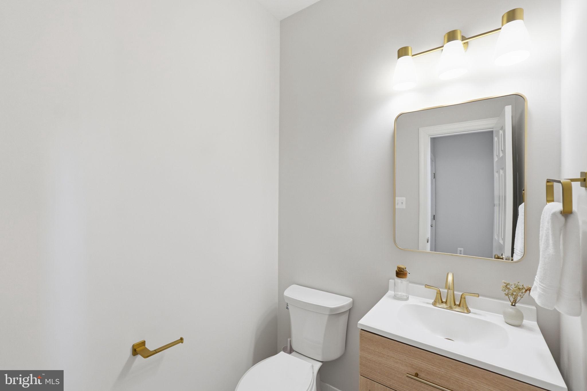 10816 Maplecrest Lane Potomac, MD 20854 - Photo 21 of 34 Main level Refreshed powder room