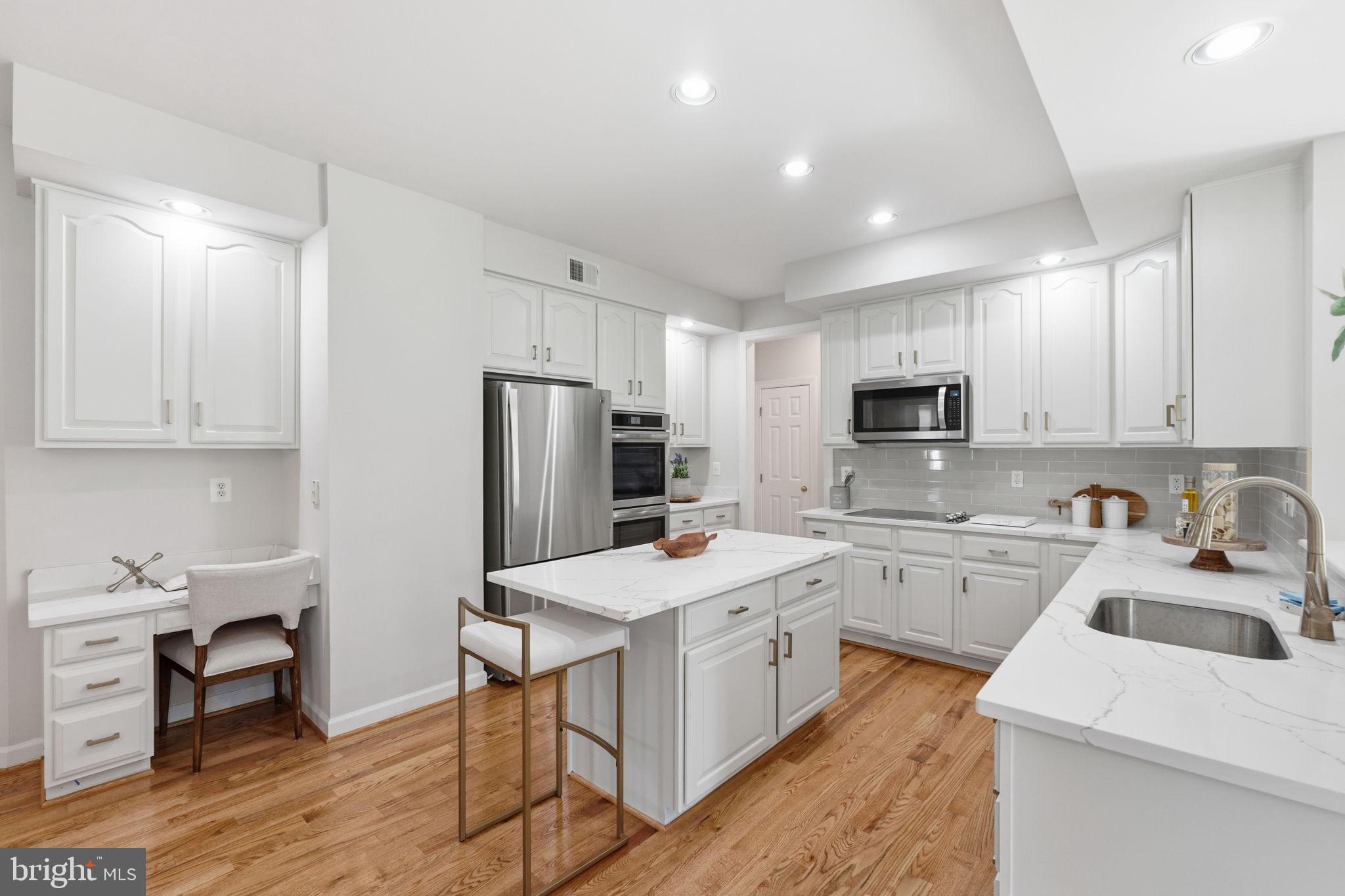 10816 Maplecrest Lane Potomac, MD 20854 - Photo 6 of 34 Kitchen