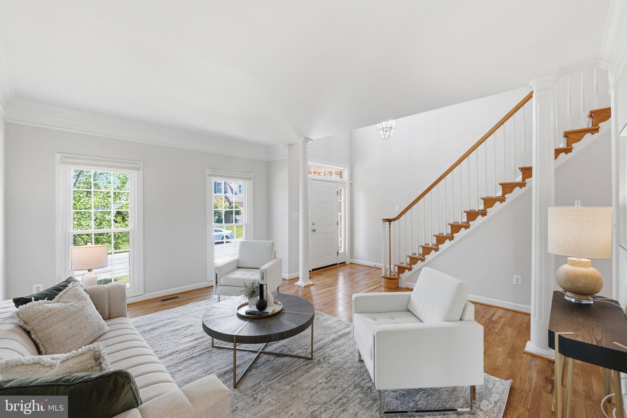 10816 Maplecrest Lane Potomac, MD 20854 - Photo 10 of 34 Living Room