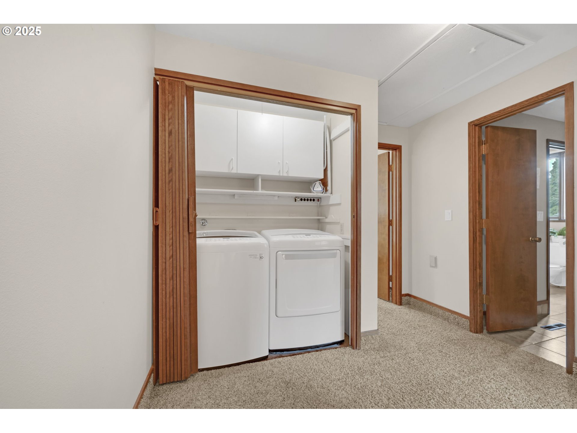 36 Fairway Loop Eugene, OR 97401 - Photo 27 of 36 Laundry