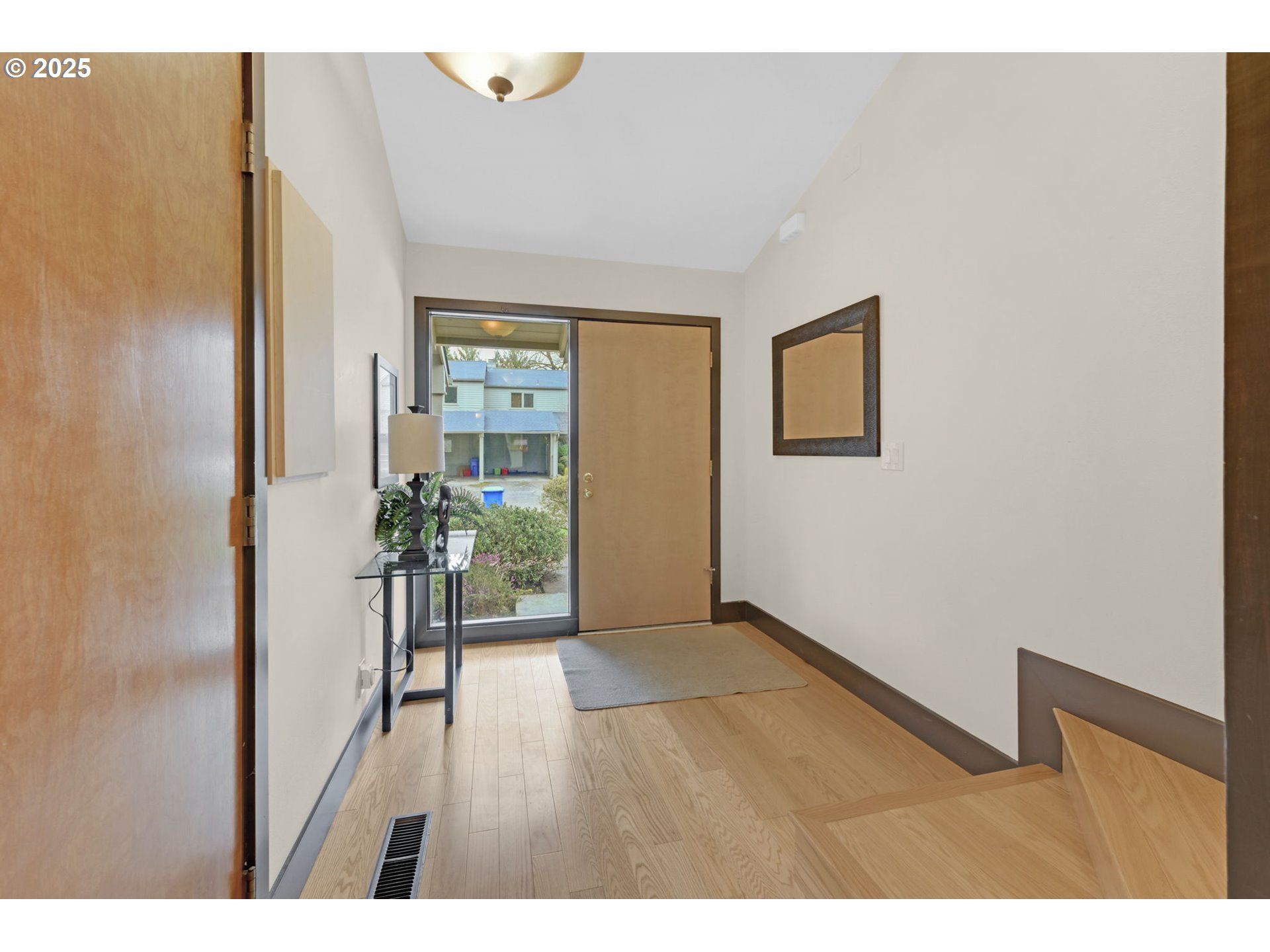 36 Fairway Loop Eugene, OR 97401 - Photo 3 of 36 Entrance/Foyer