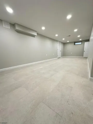 $3,900 | 15 Cottage Lane, Clifton, NJ 07012