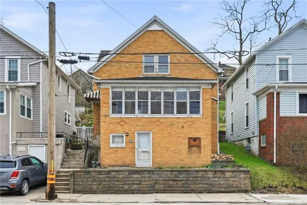 $120,000 | 323 Hillside Avenue, Ellwood City, PA 16117