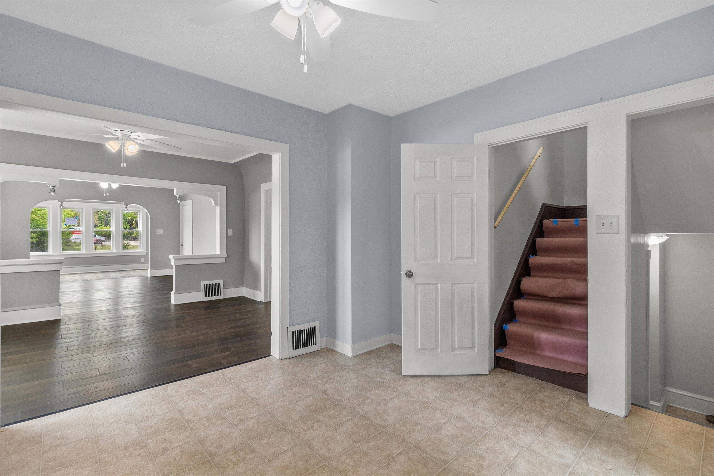 1342 St Patrick Street Racine, WI 53404 - Photo 13 of 40 Kitchen/Dining Area