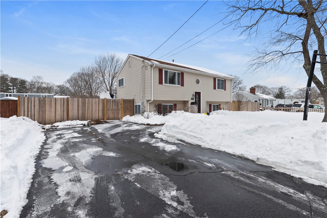 231 Smith Street Warwick, RI 02886 - Photo 3 of 27