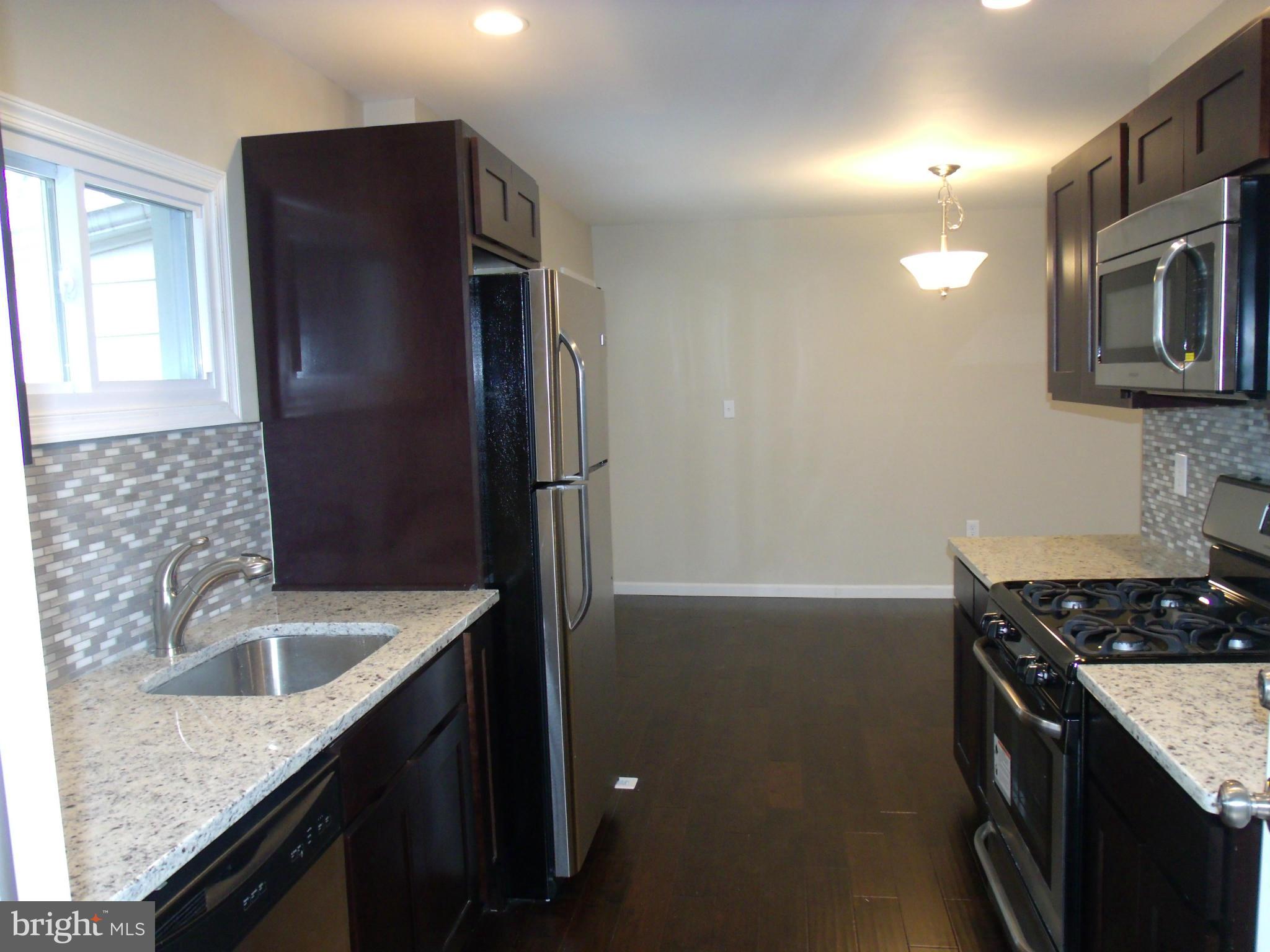 2453 Woodcroft Road Baltimore, MD 21234 - Photo 7 of 30 Kitchen